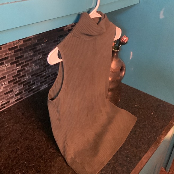 Chico's Olive Sleeveless Turtleneck Top - Picture 3 of 3